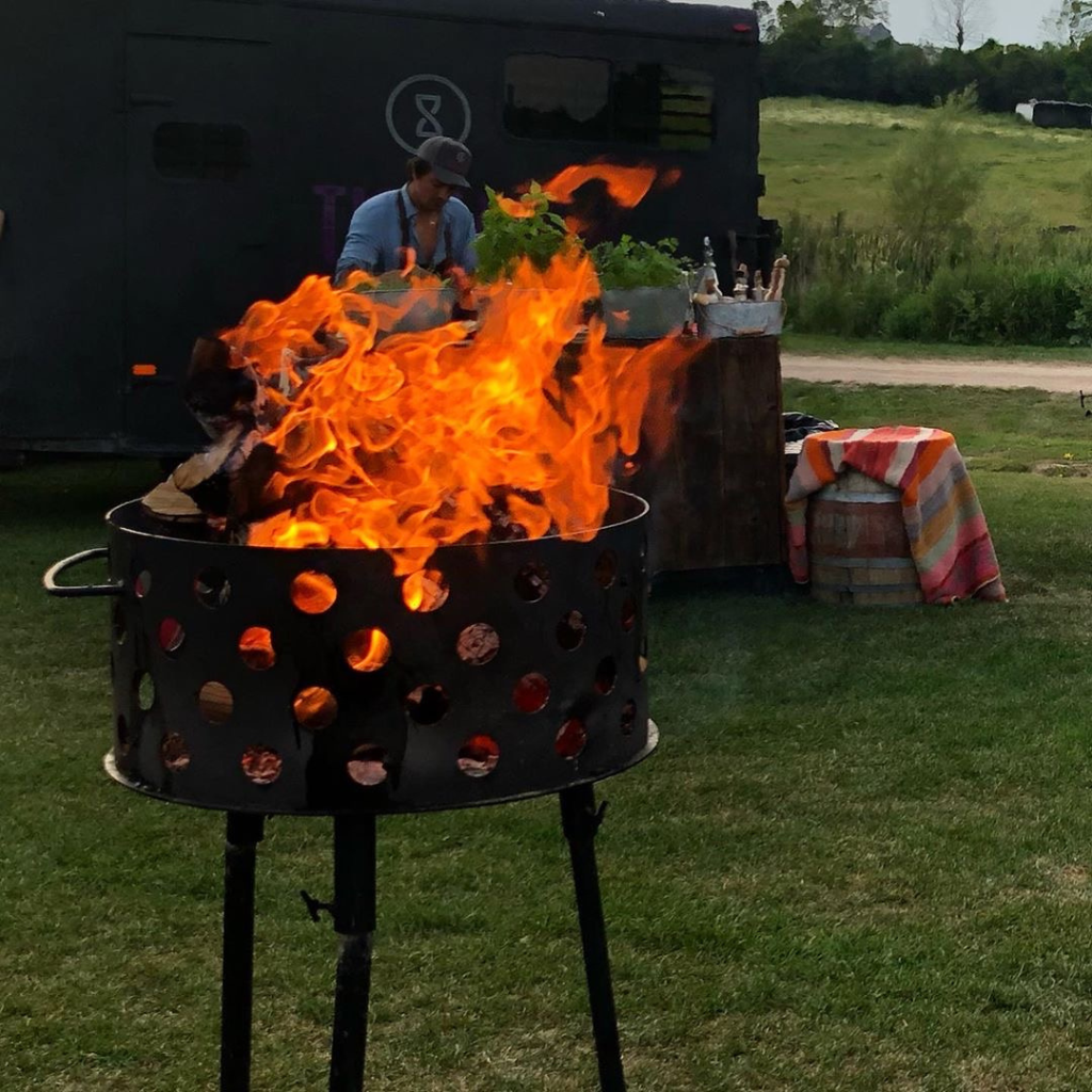 Barbacoa. Parrilla Laser 5mm. Fogonero Francis 460. Patas desmontables. Paellero Portátil