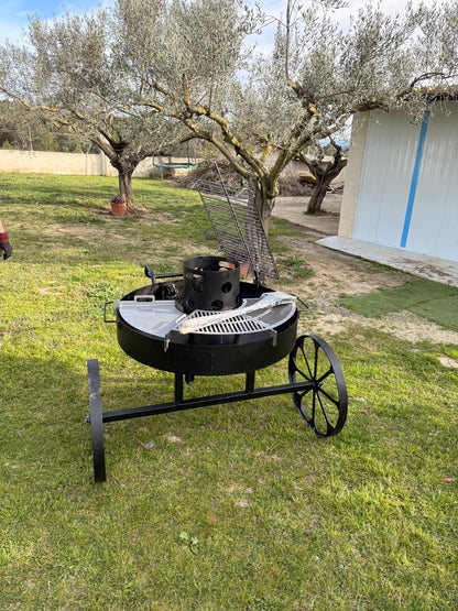 Fogonero CARRO MEDIEVAL Barbacoa con Parrilla Laser+ Plancha bifera + Leñero + Asador Libro. Paellero de Jardín
