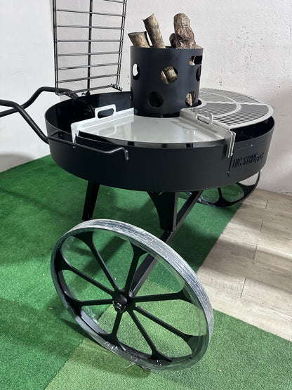 Fogonero CARRO MEDIEVAL Barbacoa con Parrilla Laser+ Plancha bifera + Leñero + Asador Libro. Paellero de Jardín